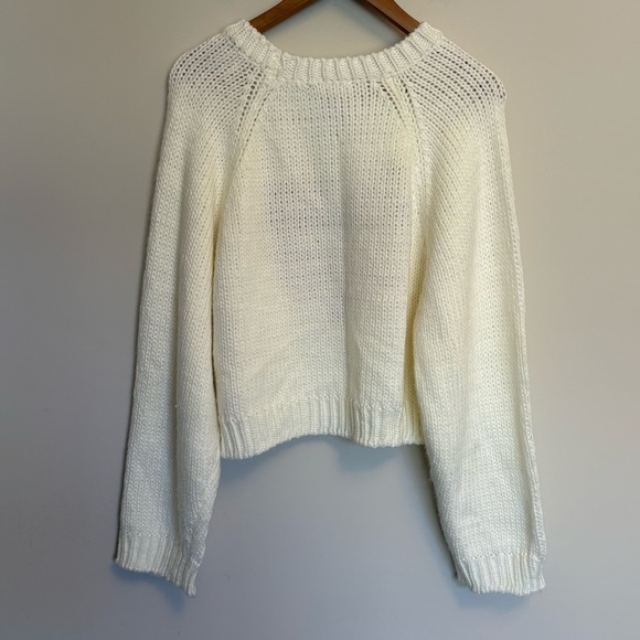 Le Lis White Knit Sweater with Red Heart – Women’s Size Large - Picture 3 of 9